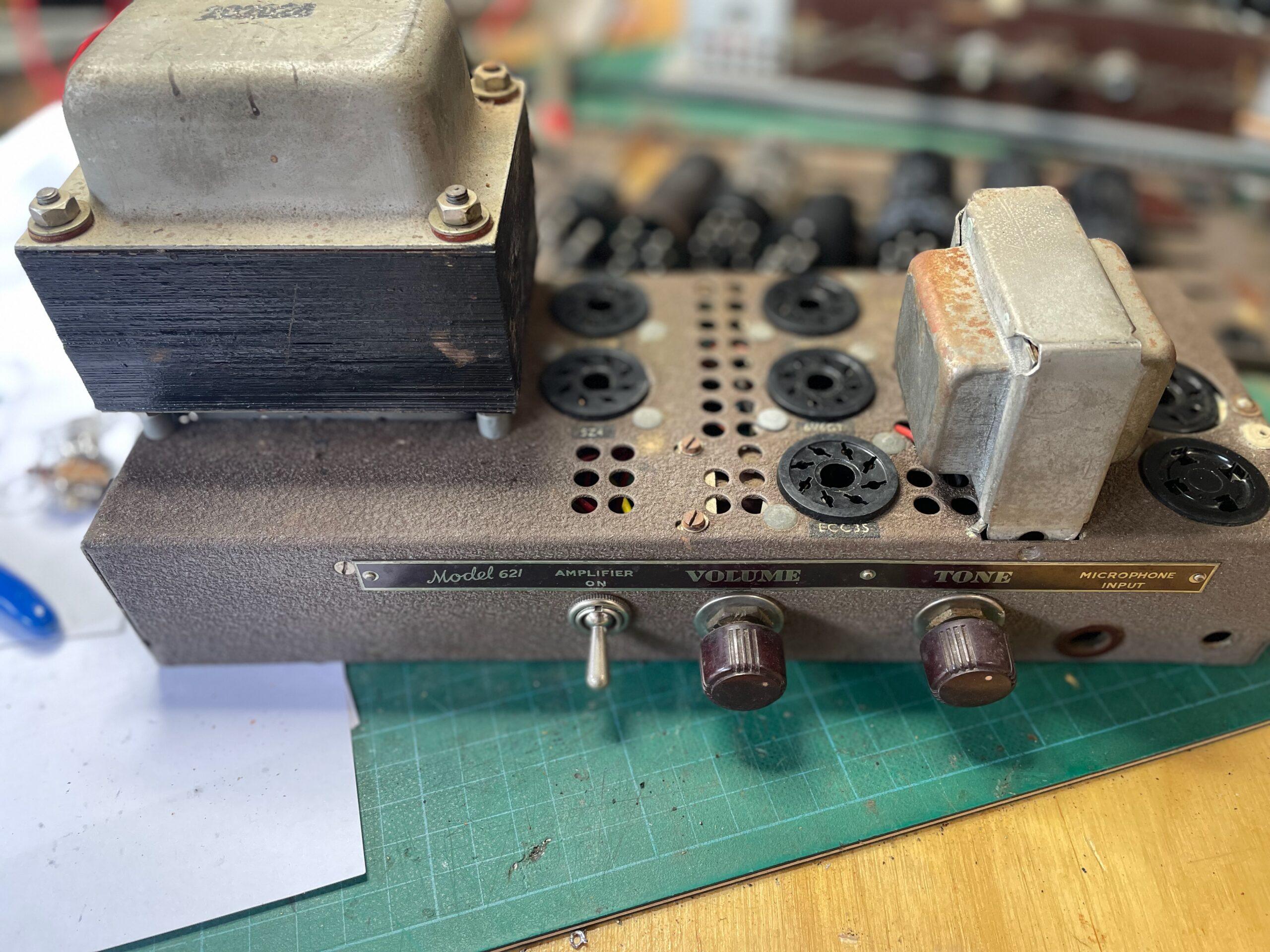 Bell Howell Model 621 projector amplifier 4d1769286647