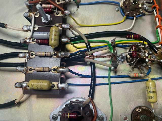 COMMUNICATIONS SYSTEMS AUSTRALIA 35 vintage valve PA amplifier goldentone