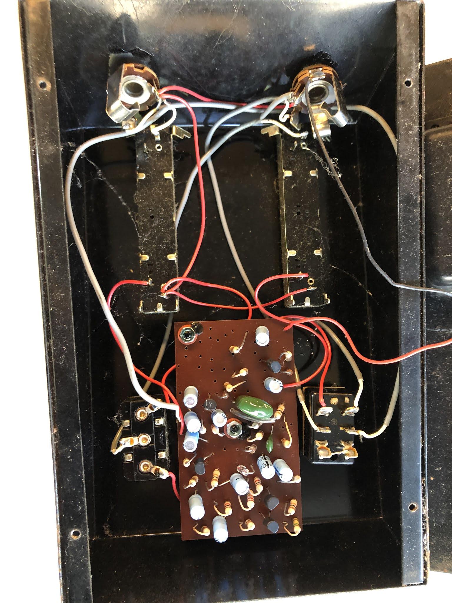 Fuzz Machine - Ibanez Standard Fuzz pedal - guts Fuzz Machine - Ibanez Standard Fuzz pedal - guts