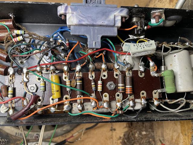Goldentone 1776 vintage guitar amplifier circuit gut shot Goldentone 1776 vintage guitar amplifier circuit gut shot