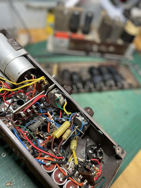 Bell & Howell model 621 amp - gut shot