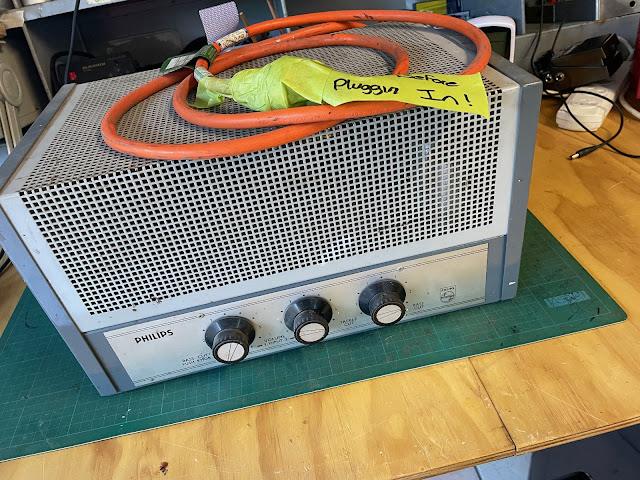 PHILIPS Model EV4437 PA ampifer. Vintage Australian valve amplifier PHILIPS Model EV4437 PA ampifer. Vintage Australian valve amplifier