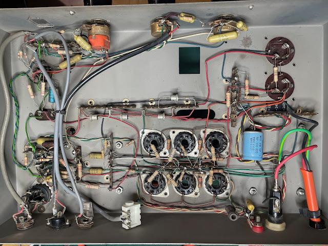PHILIPS Model EV4437 PA ampifer. Vintage Australian valve amplifier PHILIPS Model EV4437 PA ampifer. Vintage Australian valve amplifier
