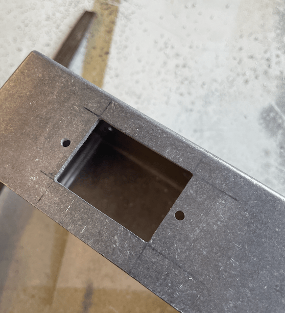 Pedal enclosure - battery cut-out Pedal enclosure - battery cut-out